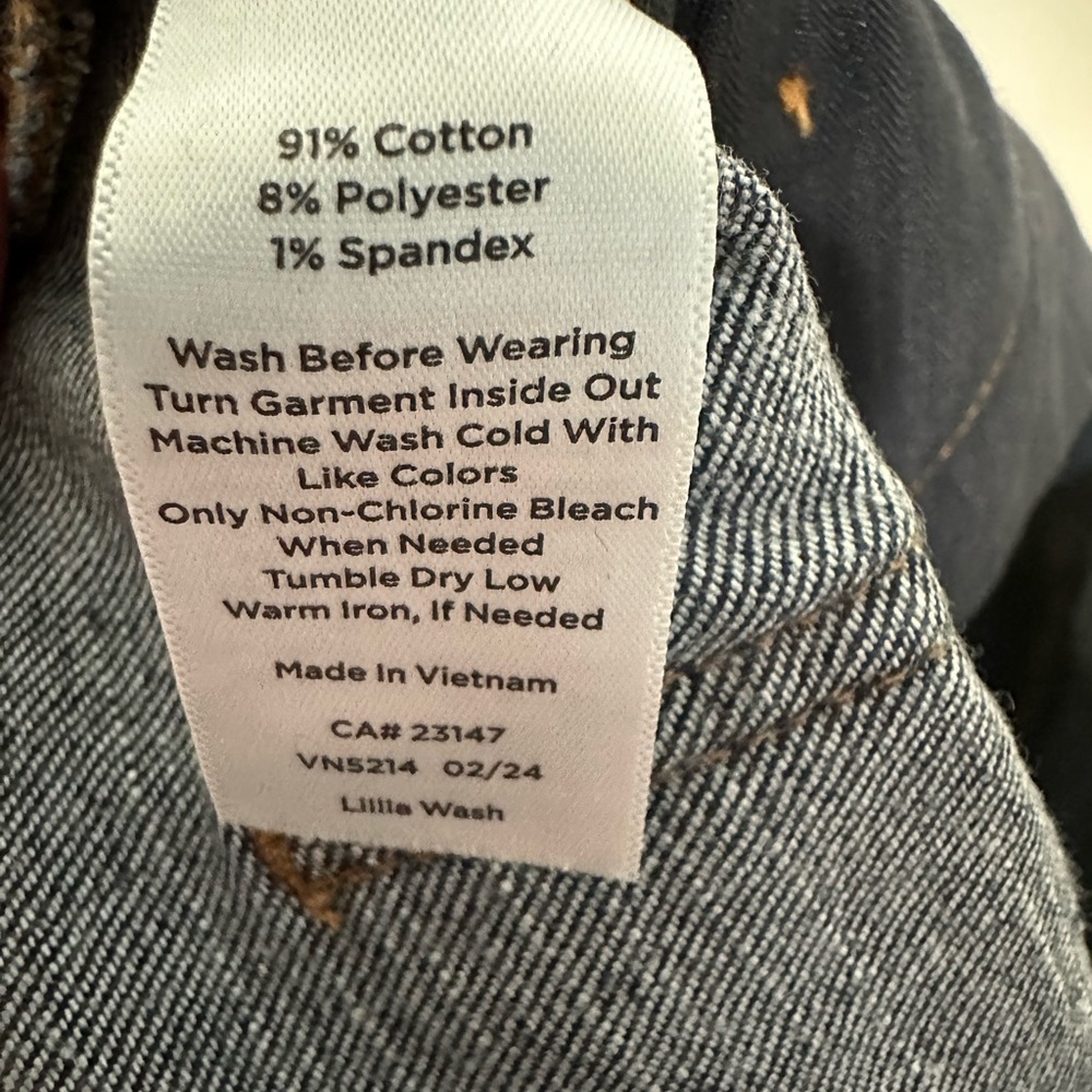 Talbots Dark Wash Flare Jeans With Gold Buttons, Size 6P - Picture 7 of 7